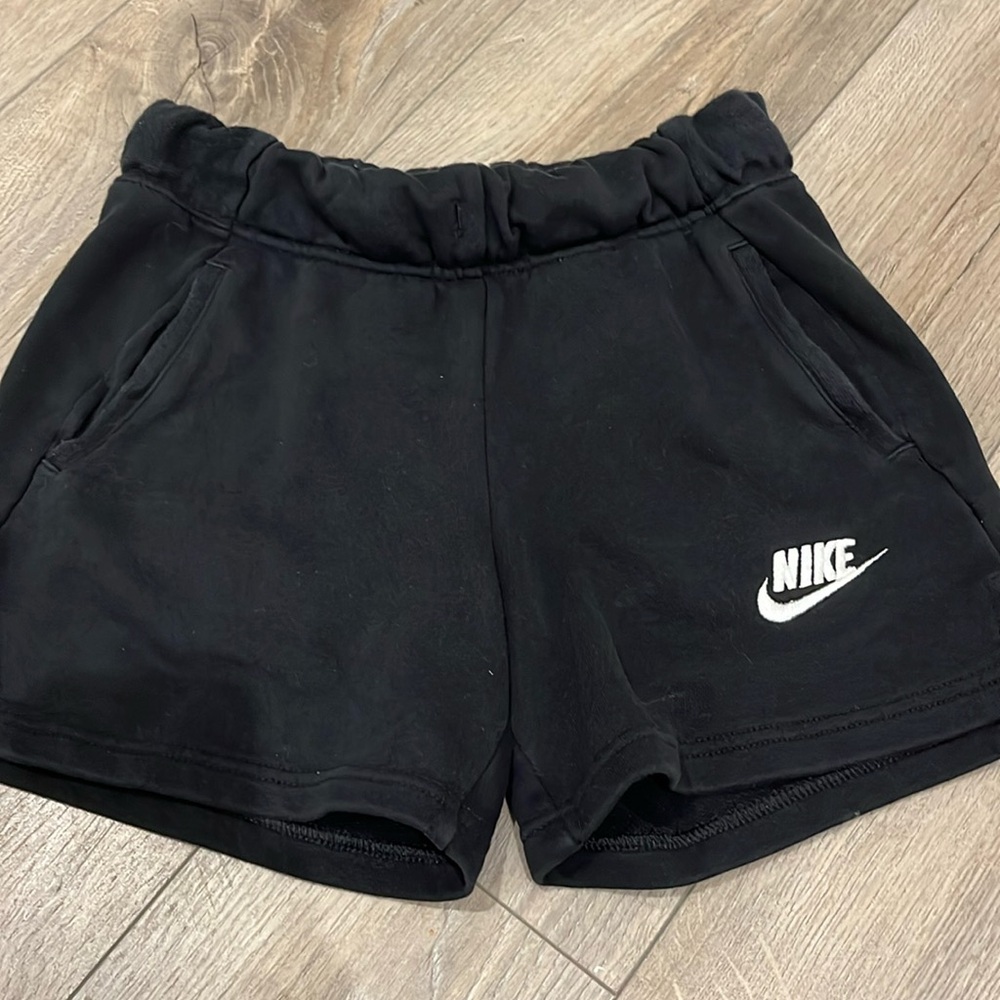 Nike shorts women’s medium worn couple times